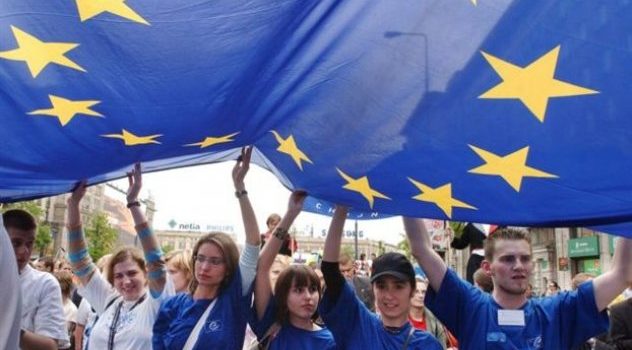2013: THE EUROPEAN YEAR OF CITIZENS